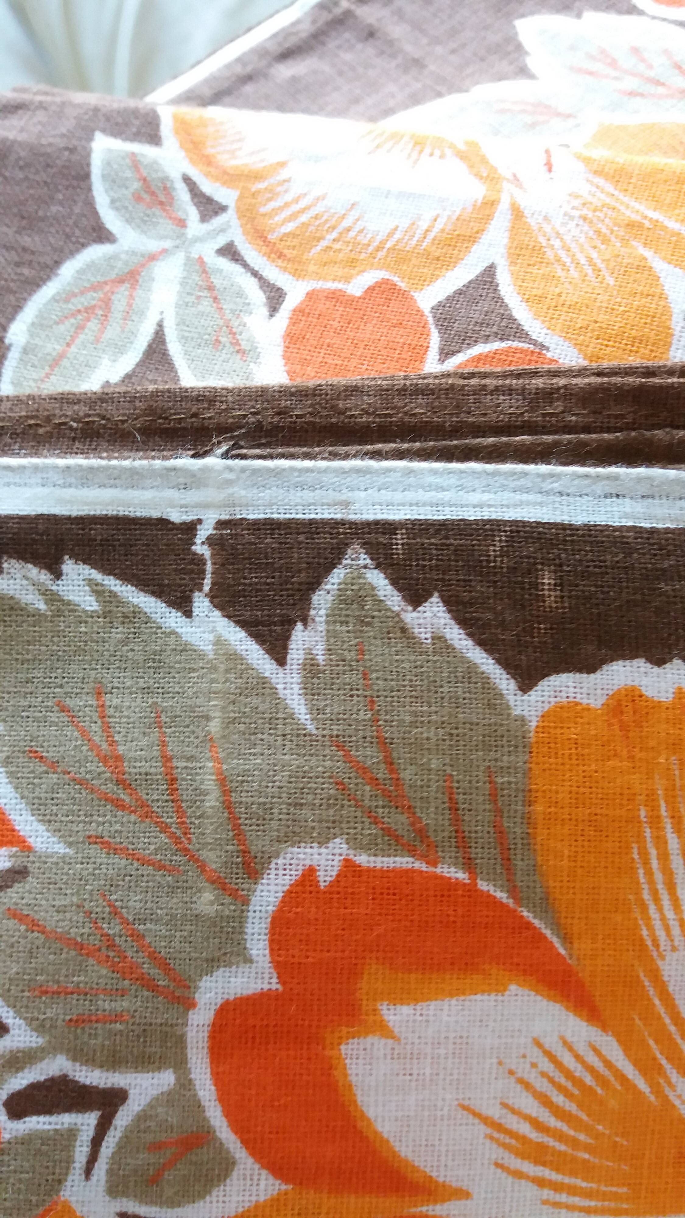 Vintage 70s flower power napkins, set of 12.