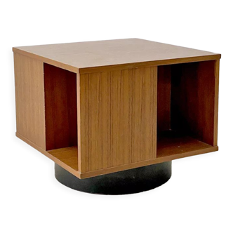 Rotating coffee table magazine holder