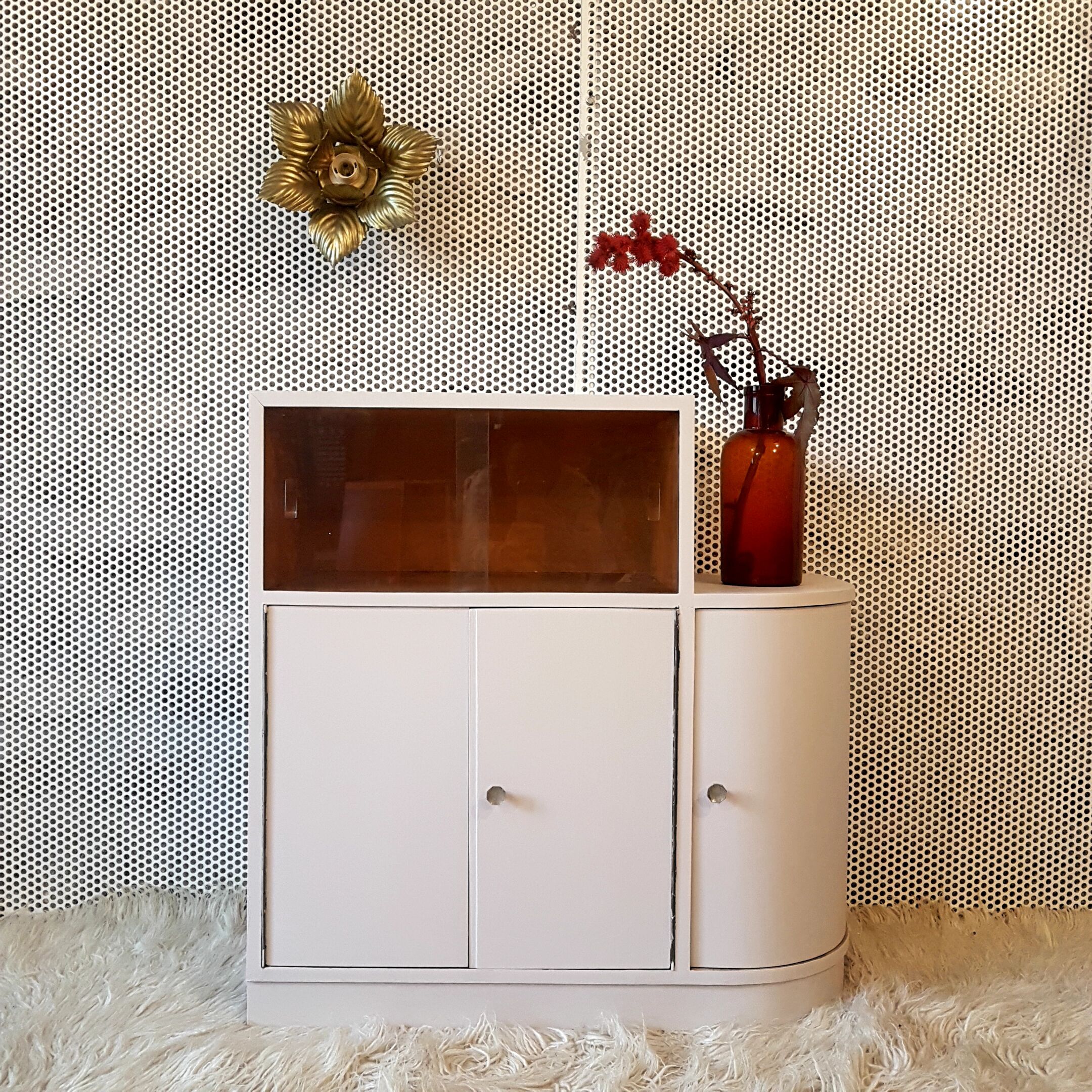 Rounded cabinet vintage beige