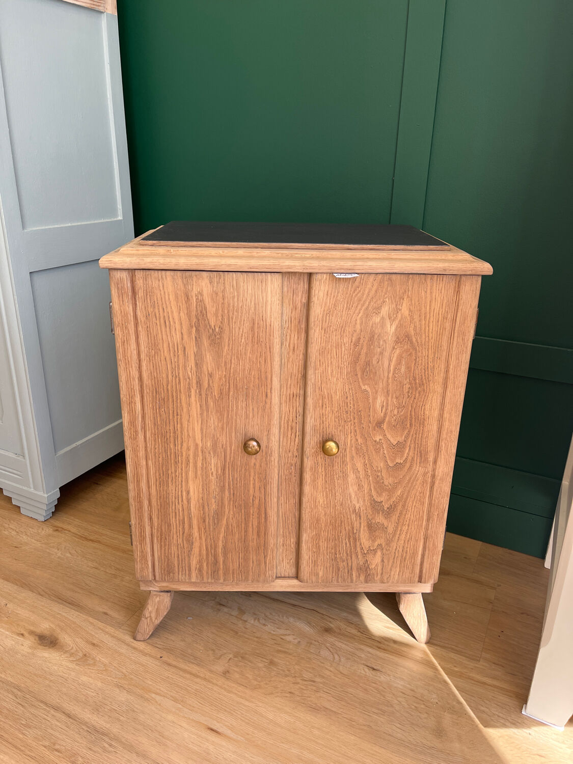 Bedside table raw solid wood