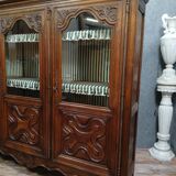 Louis XV style bookcase in walnut circa 1850-1880