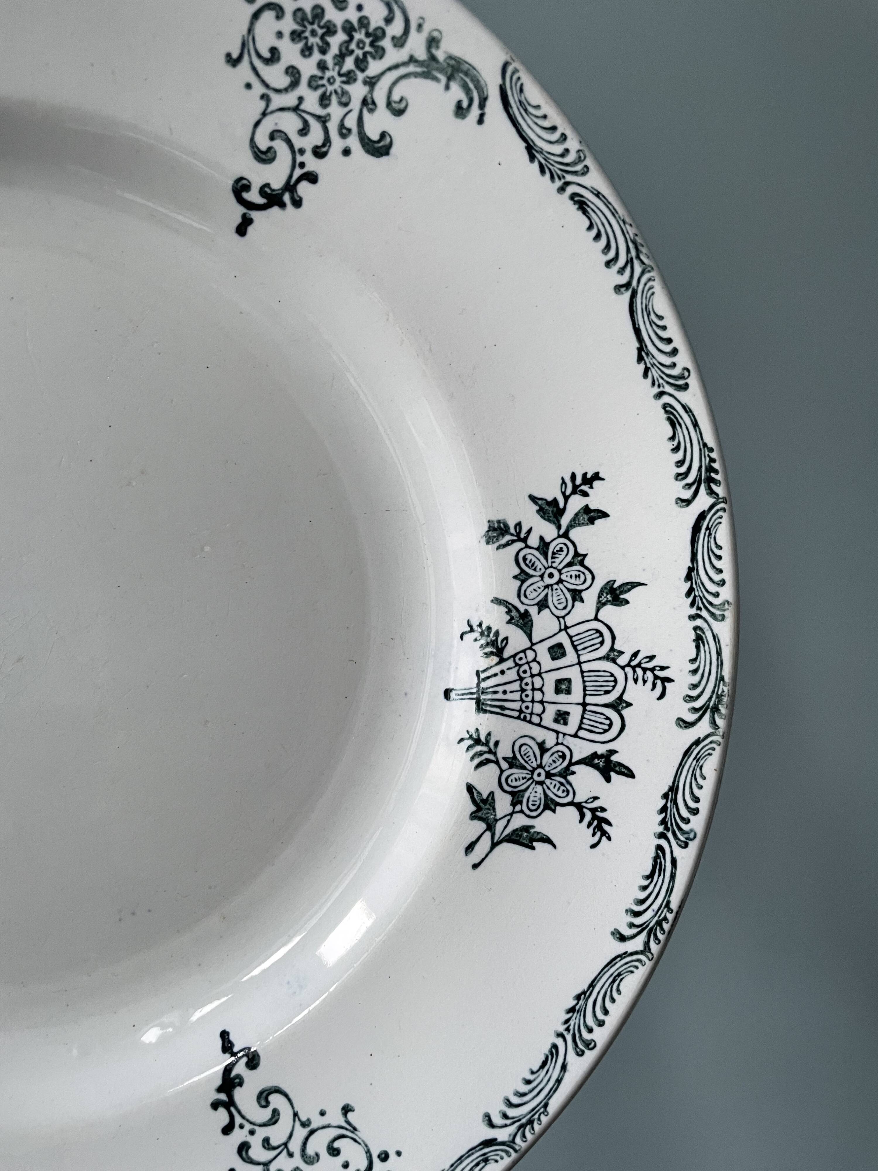 Set of 10 flat plates numbered terre de fer xixème st amand