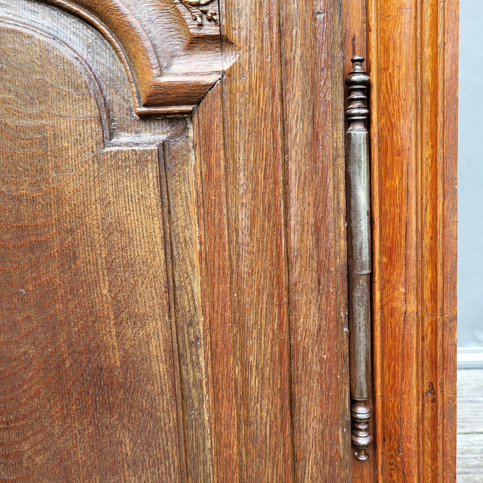 Large "Standing Man" in solid oak from the 18th century