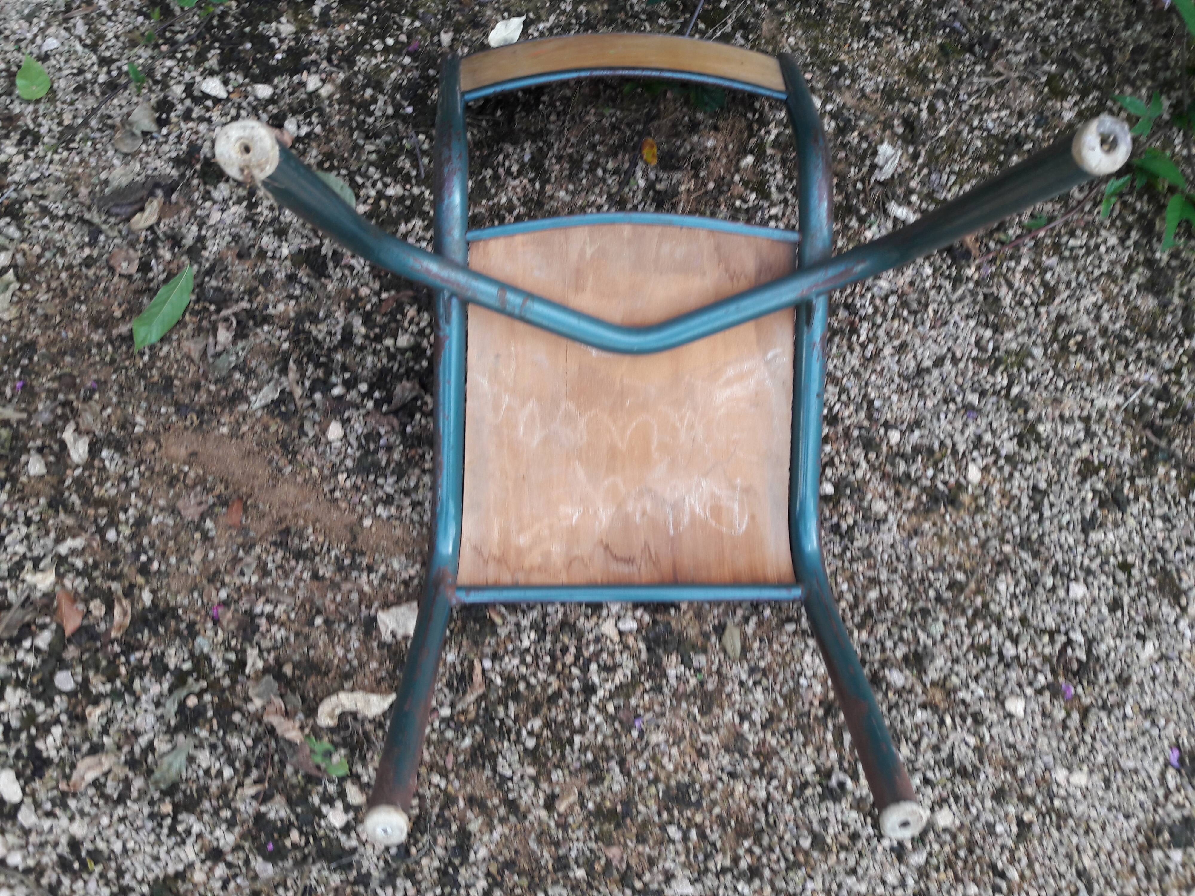 School desk with chair