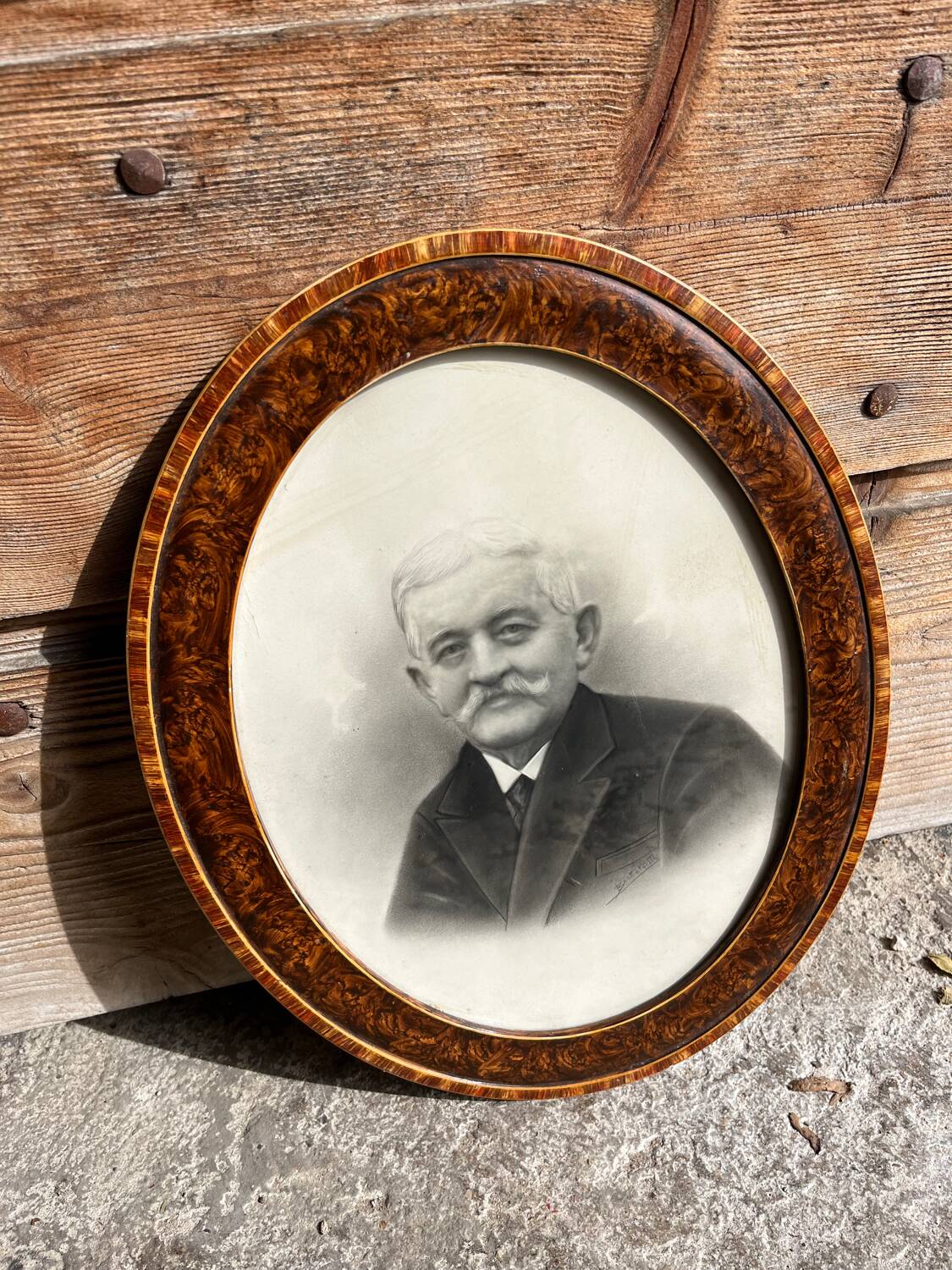 Lot of 2 19th century photo portraits