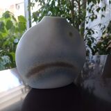 Porcelain vase of virebent