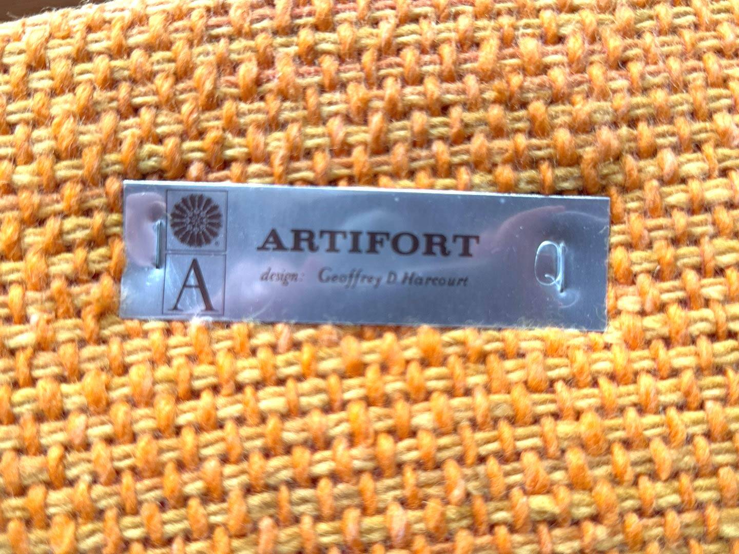 Vintage Artifort F588 swivel chair with ottoman – Harcourt design