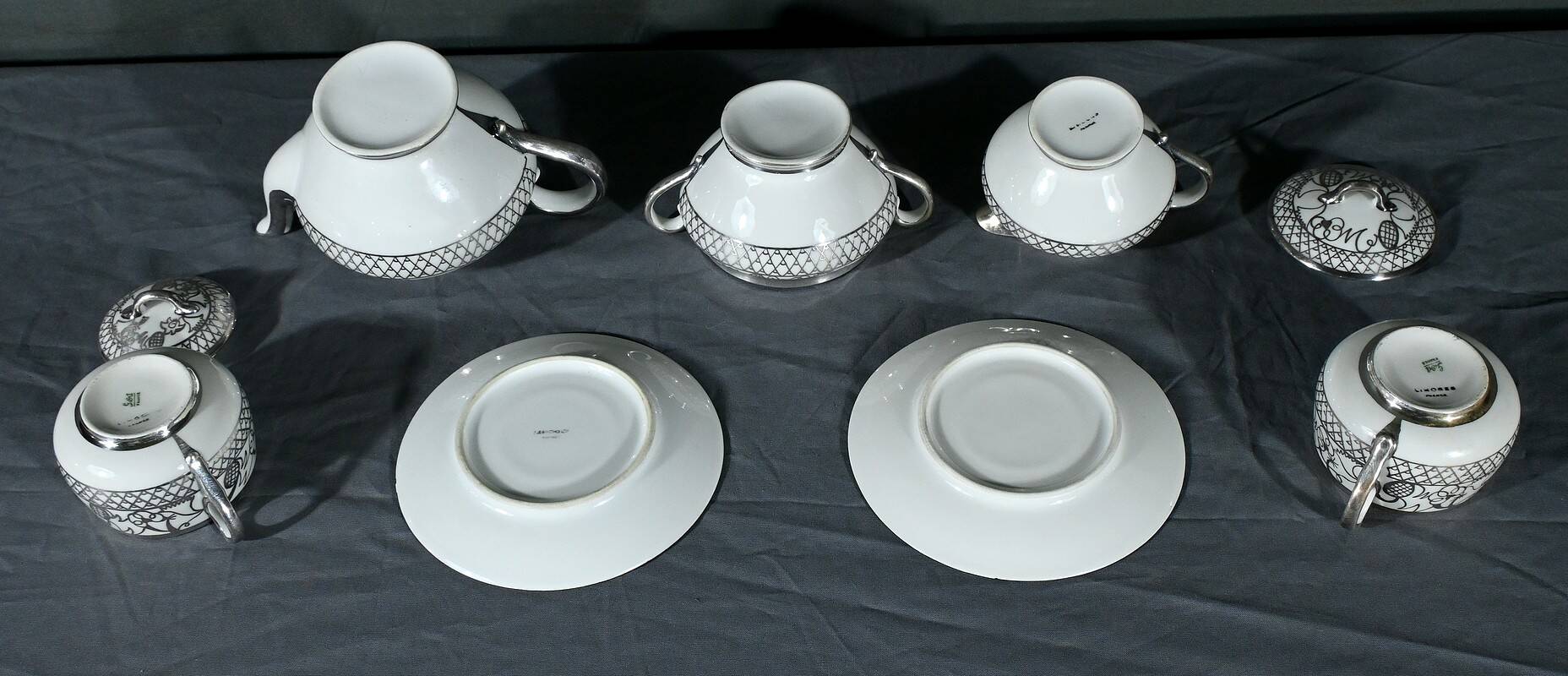 Limoges Porcelain Tea Set, “Saint Graal” Model – Early 20th Century