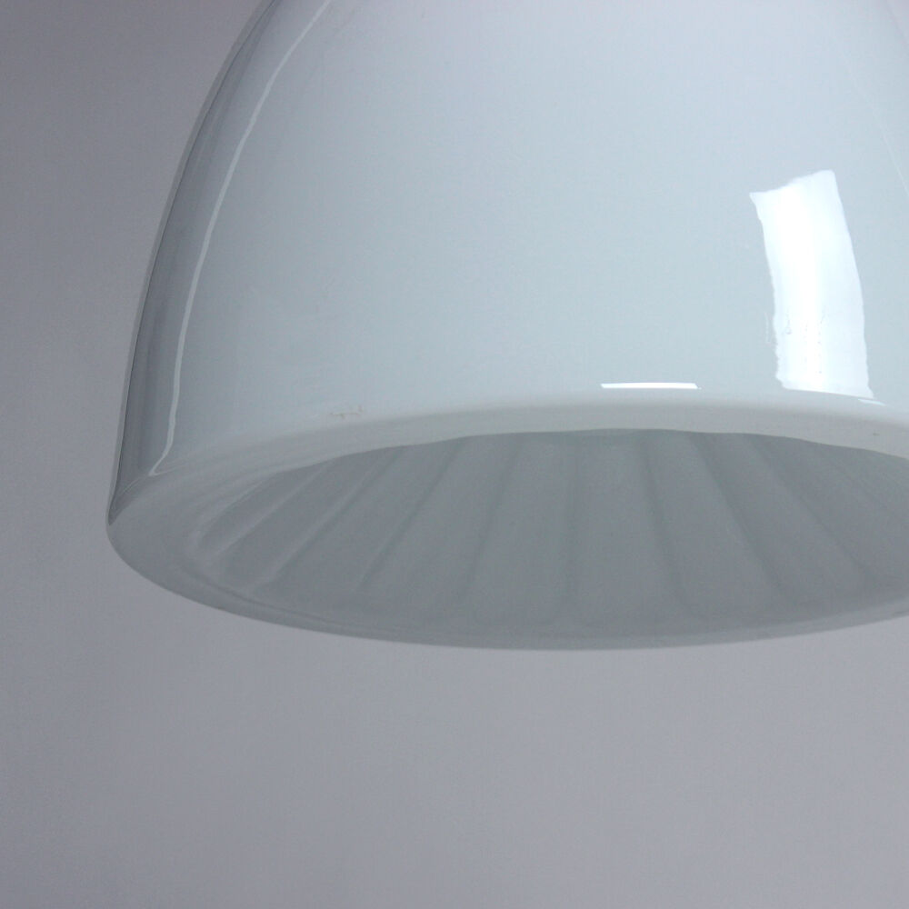 Suspension en opaline, Tchécoslovaquie années 60