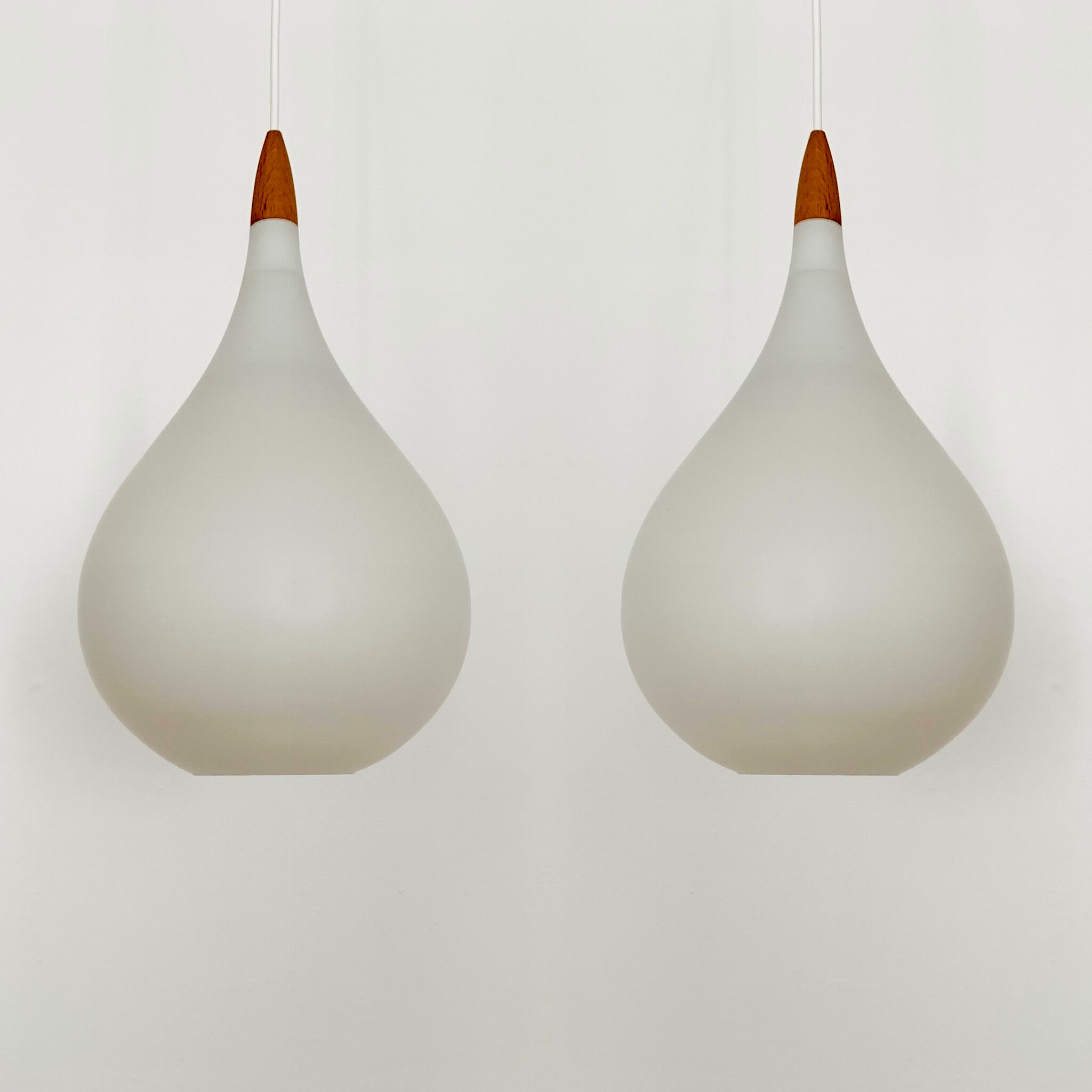Set of 2 Swedish Opaline Pendant Lamps by Uno and Östen Kristiansson for Lu