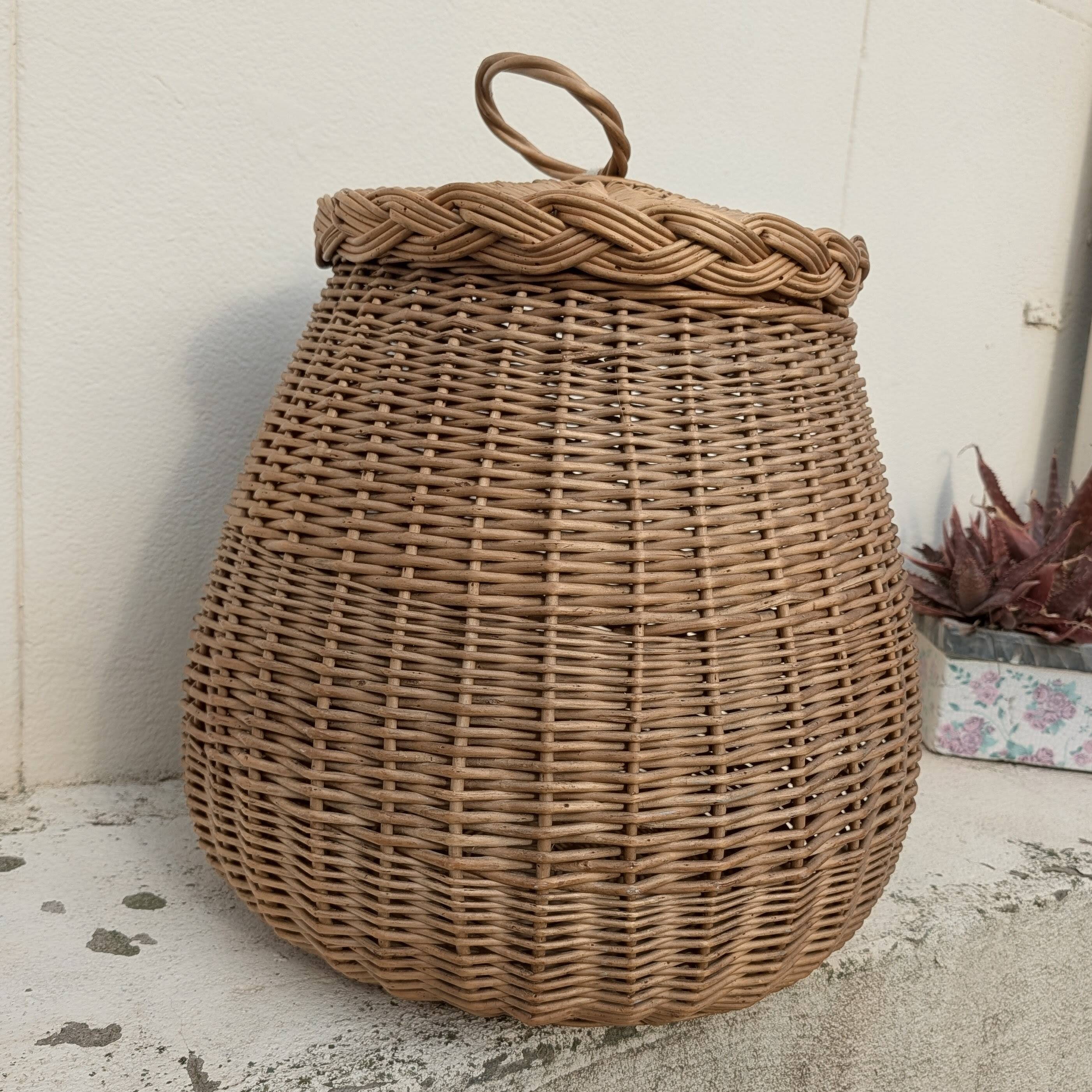 Panier en osier ventre bombé avec couvercle