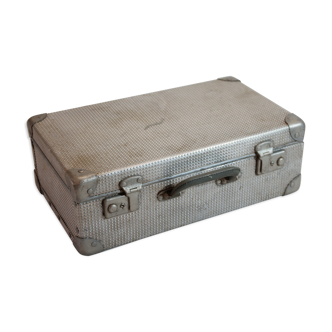 Metal case