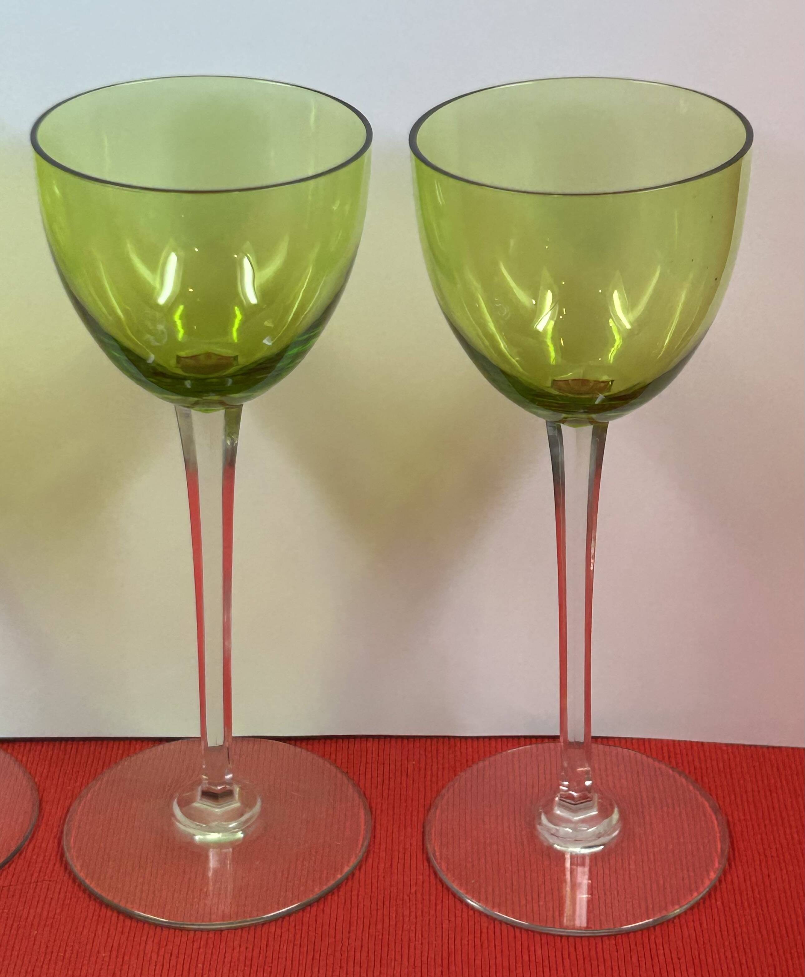 Baccarat - "perfection" model - 5 signed green crystal wine glasses