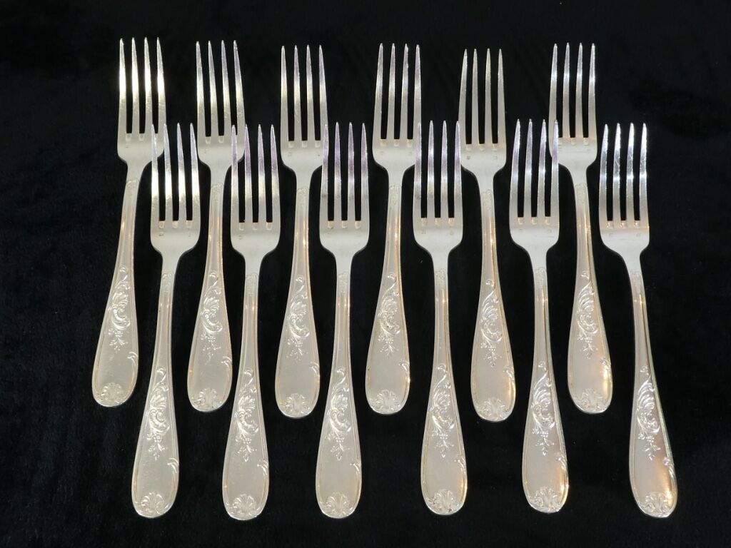 12 large forks in silver metal LOUIS XV Style MARLY