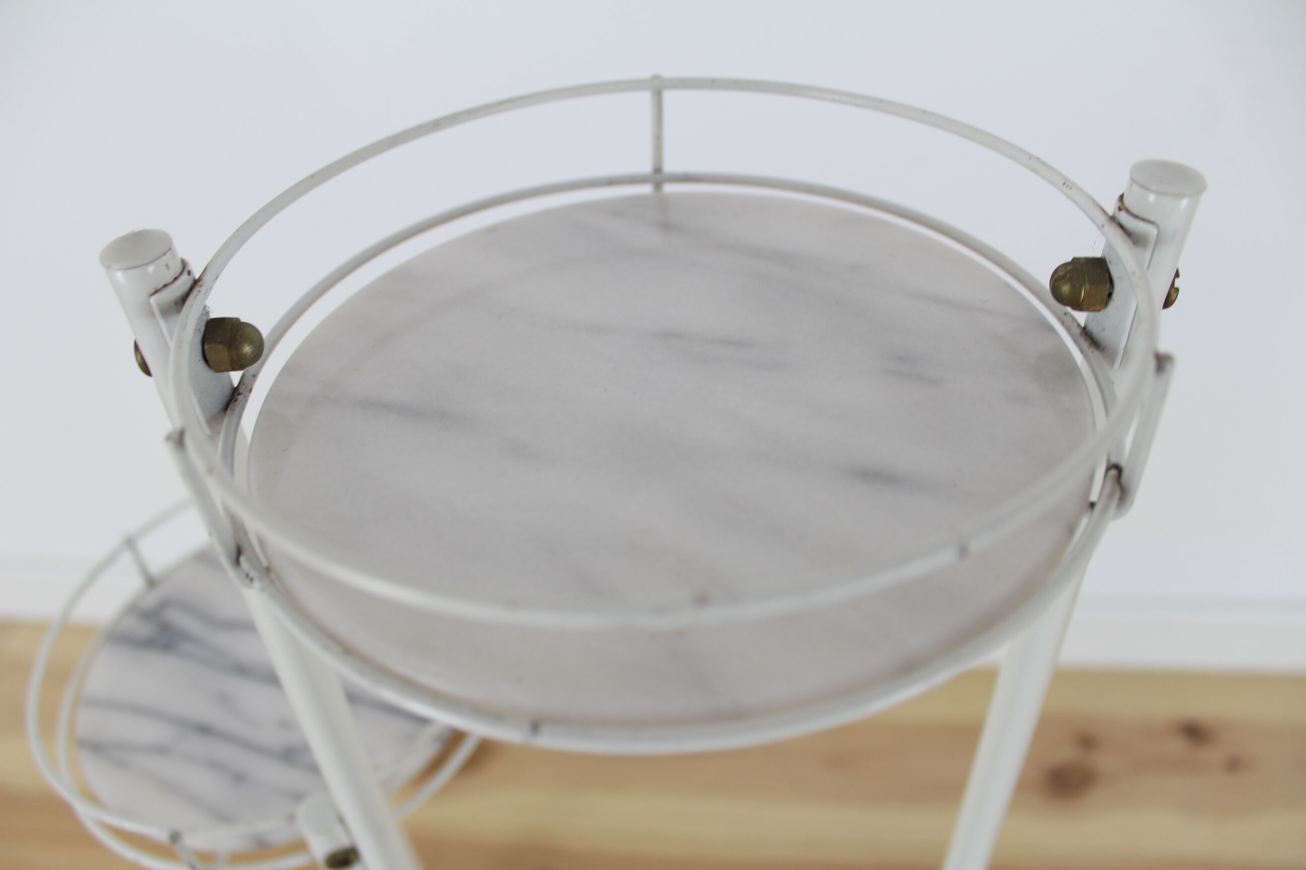 Door plant in white metal and marble