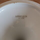 White and gold porcelain display cup - Bosquin in Caen