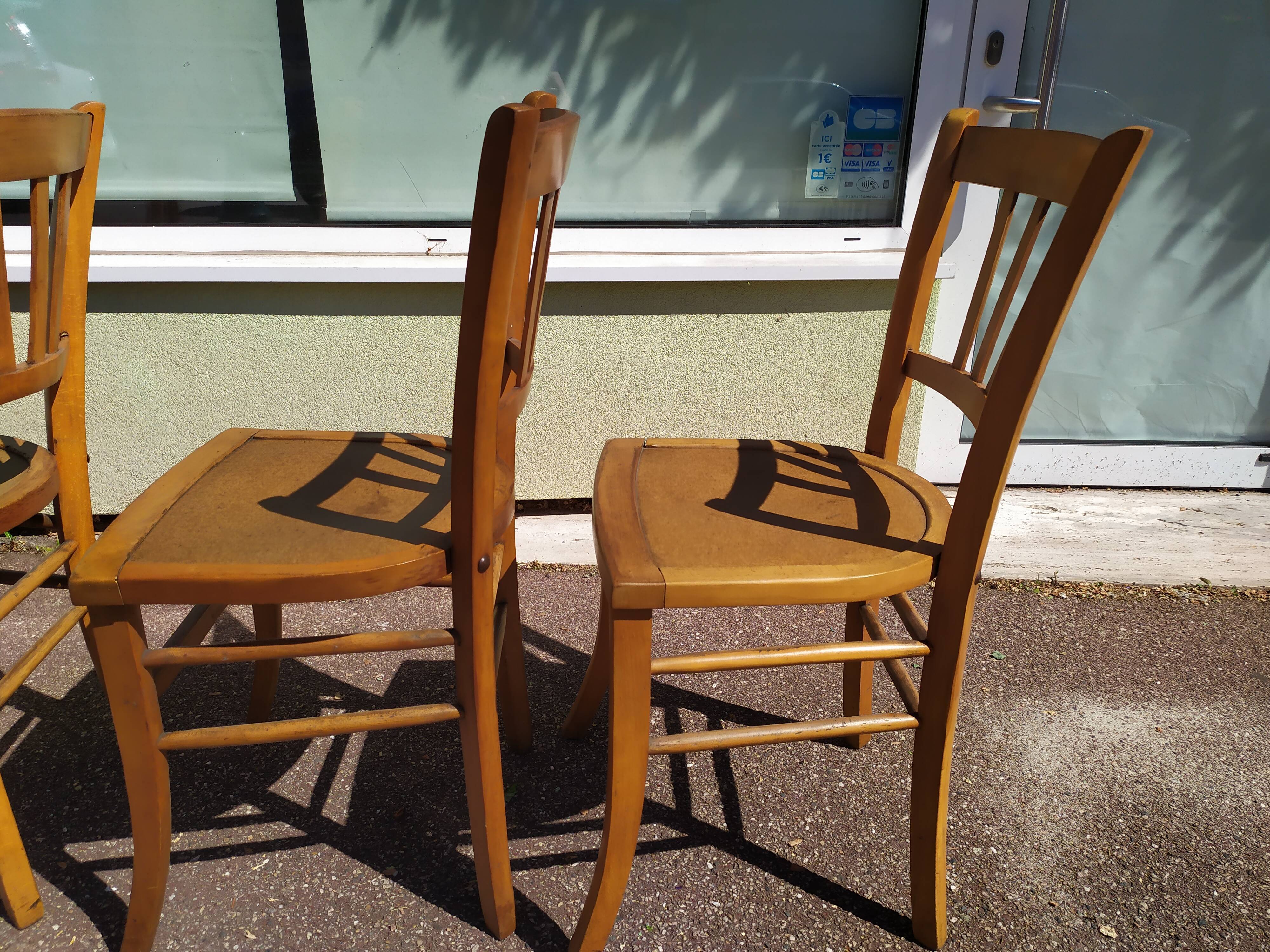 Lot de 4 chaises de bistrot ou de ferme en bois anciennes