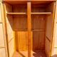 Armoire aux pieds compas