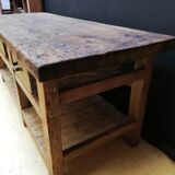 Ancien établi vintage de menuisier en bois, déco industrielle