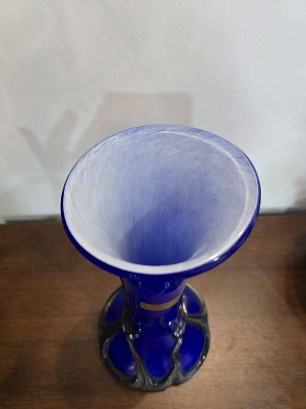 Vase en verre soufflé bleu cobalt – Silice Création Biot – 39 cm