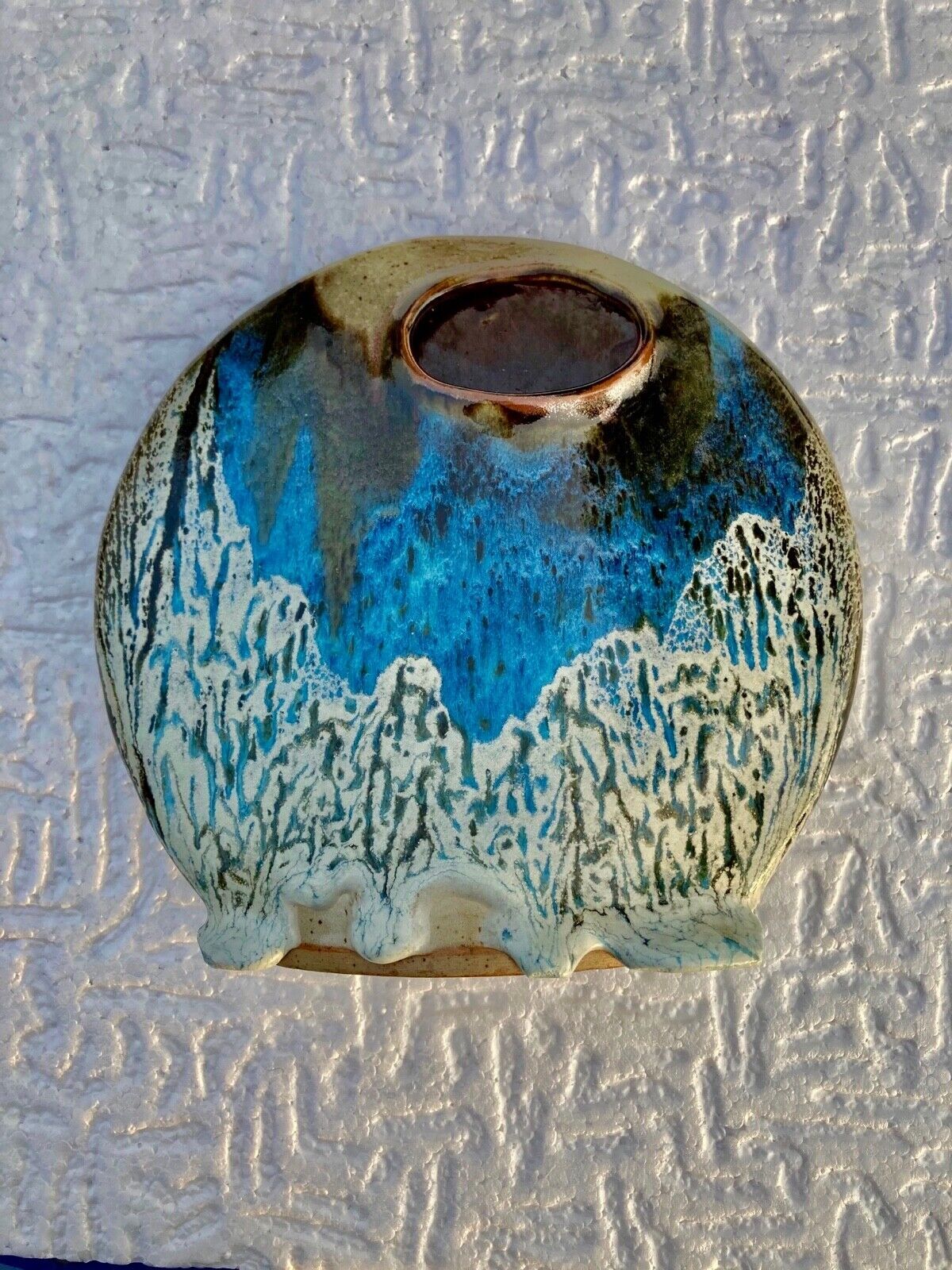 Vase en ceramique a decor abstrait signature a identifier