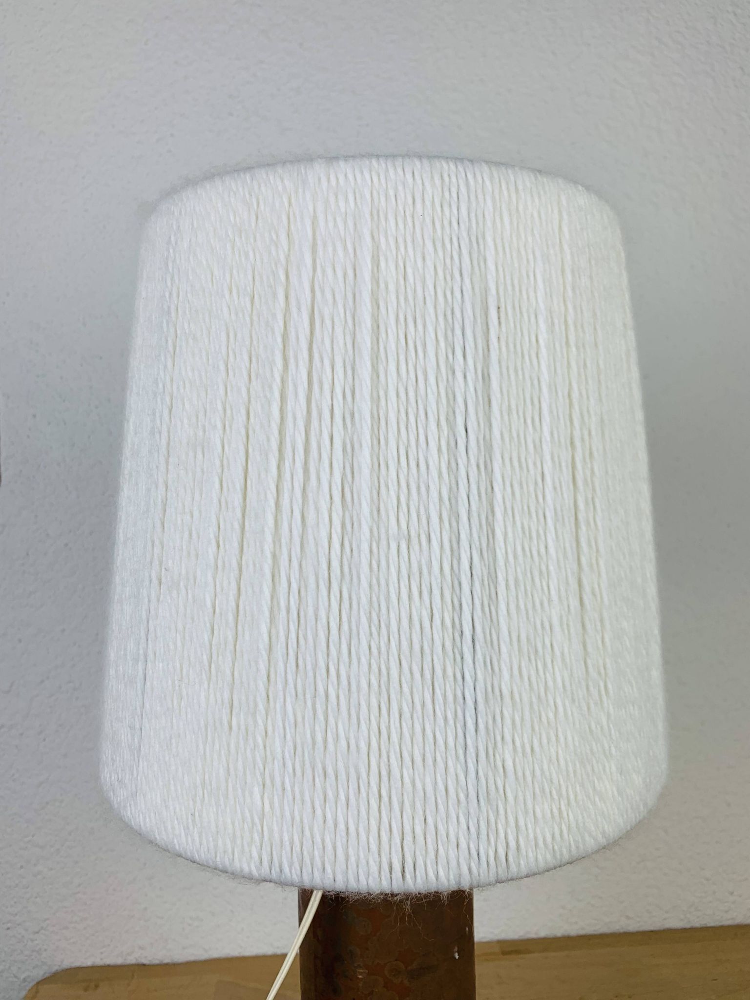 Lampe bouteille grès et abat jour laine vintage