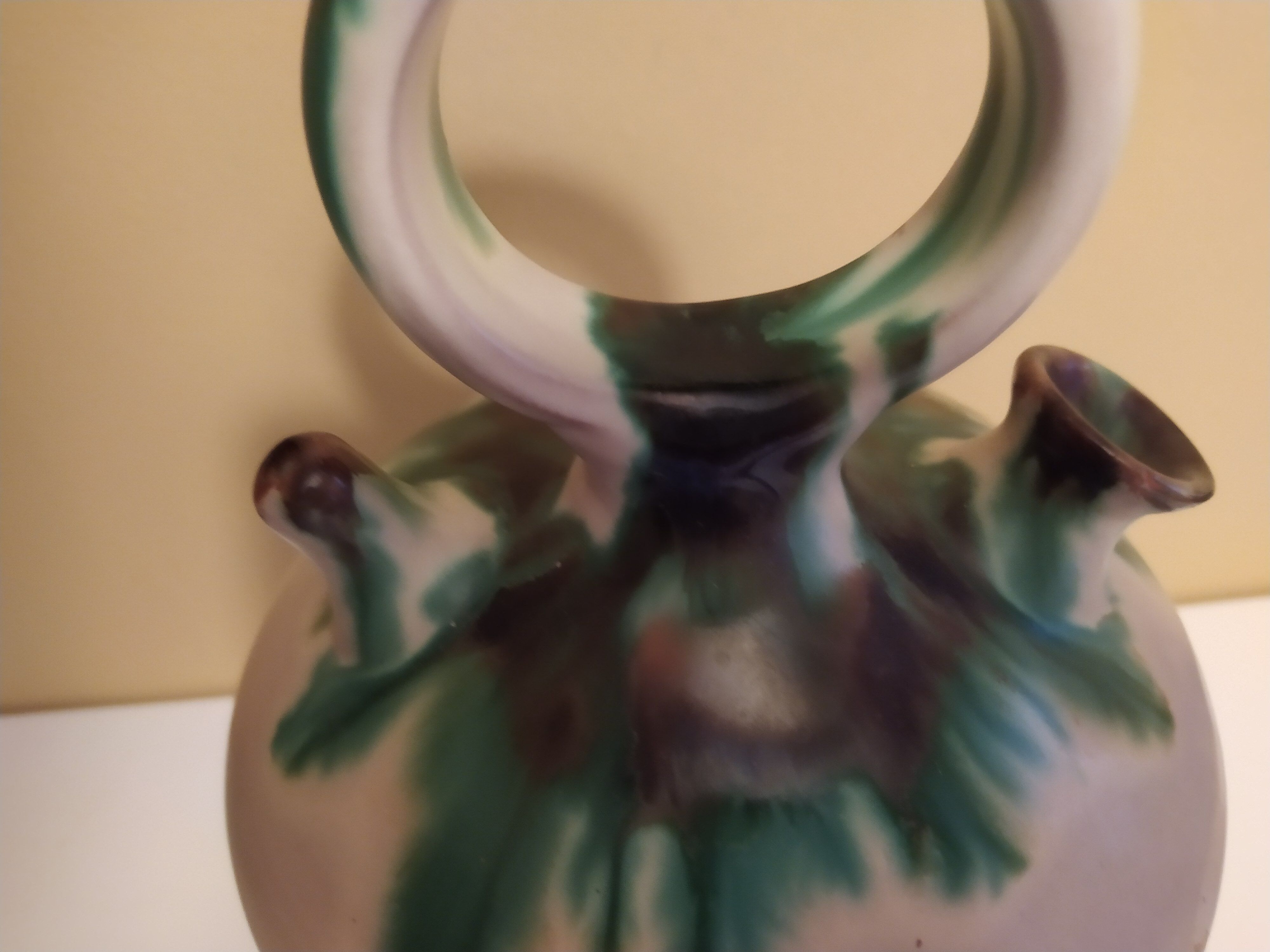 Oiled vintage design in emailed gres