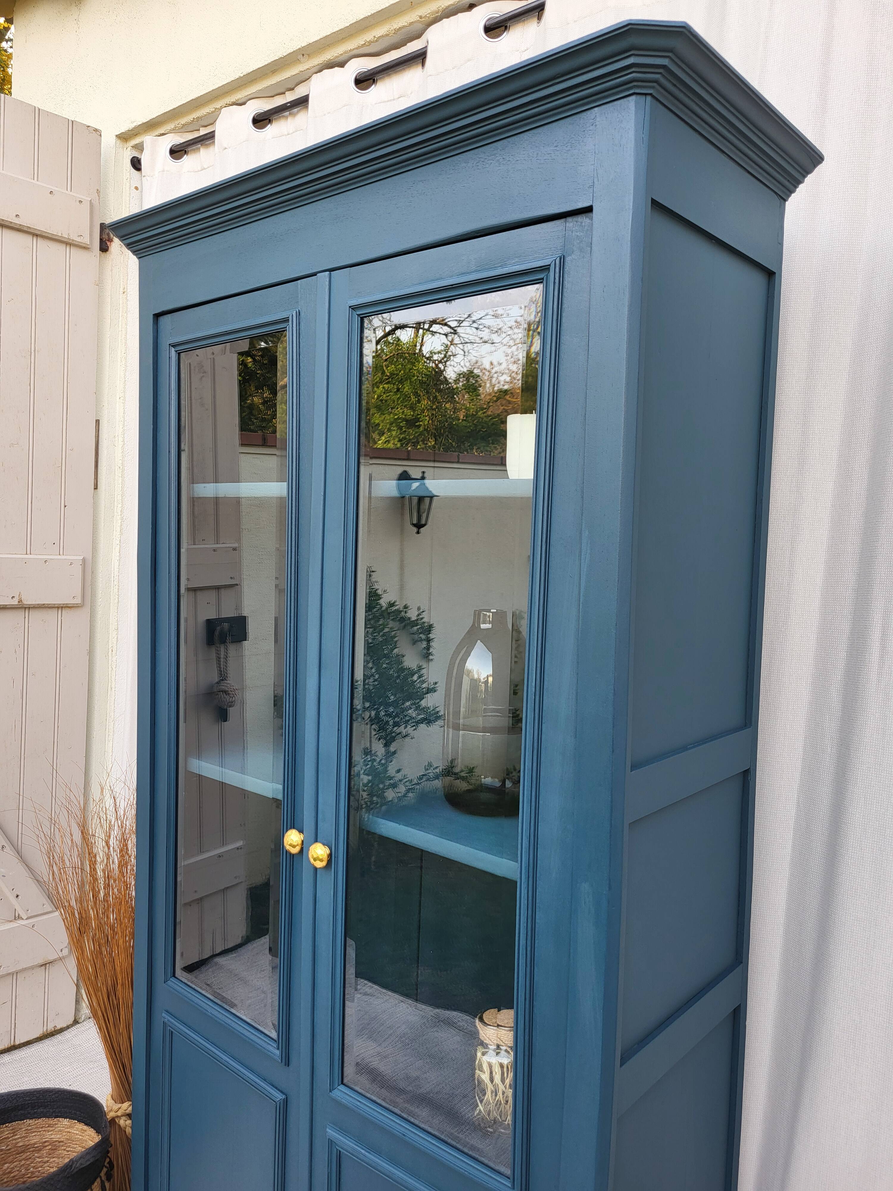 Bookcase with 2 glass doors