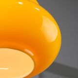 Lampe à suspension italienne du milieu du siècle en verre jaune et laiton