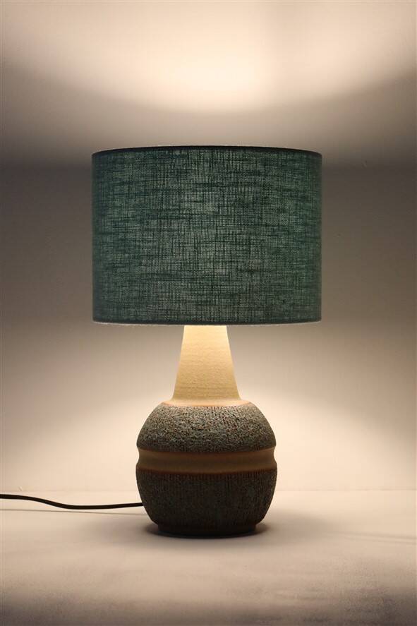 Søholm / Einar Johansen “3072” ceramic table lamp / handcrafted / mid-century Danish modern design / 1960s / 1970s