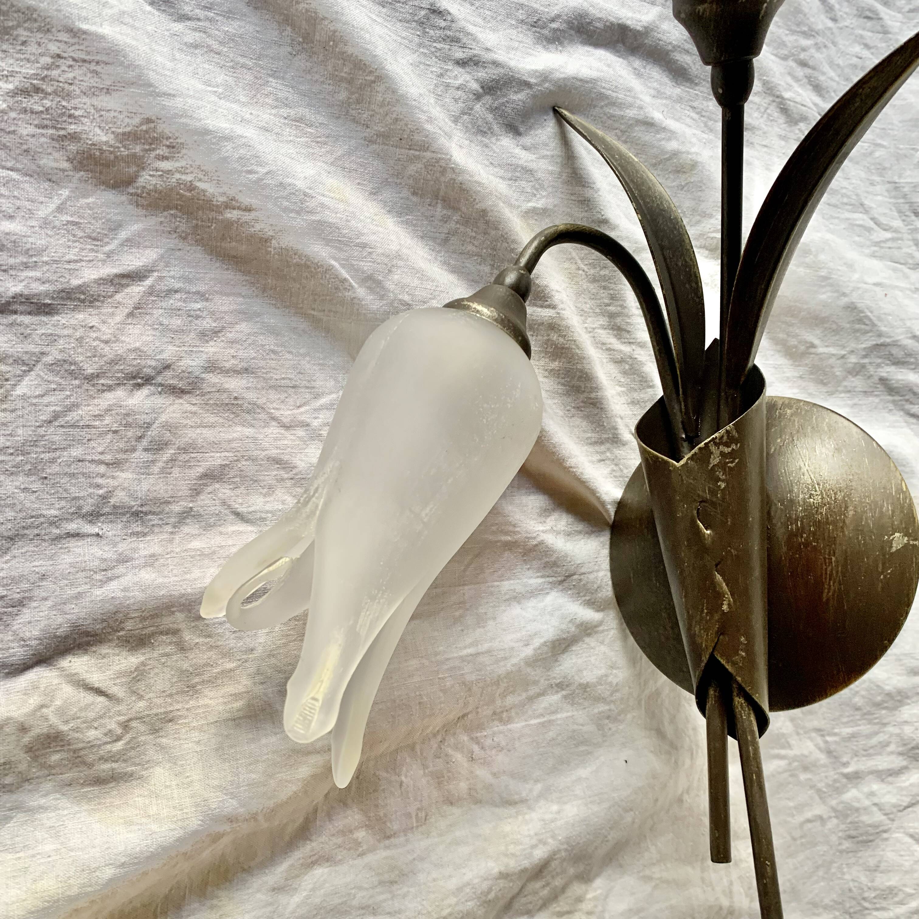 Vintage "tulip" wall light