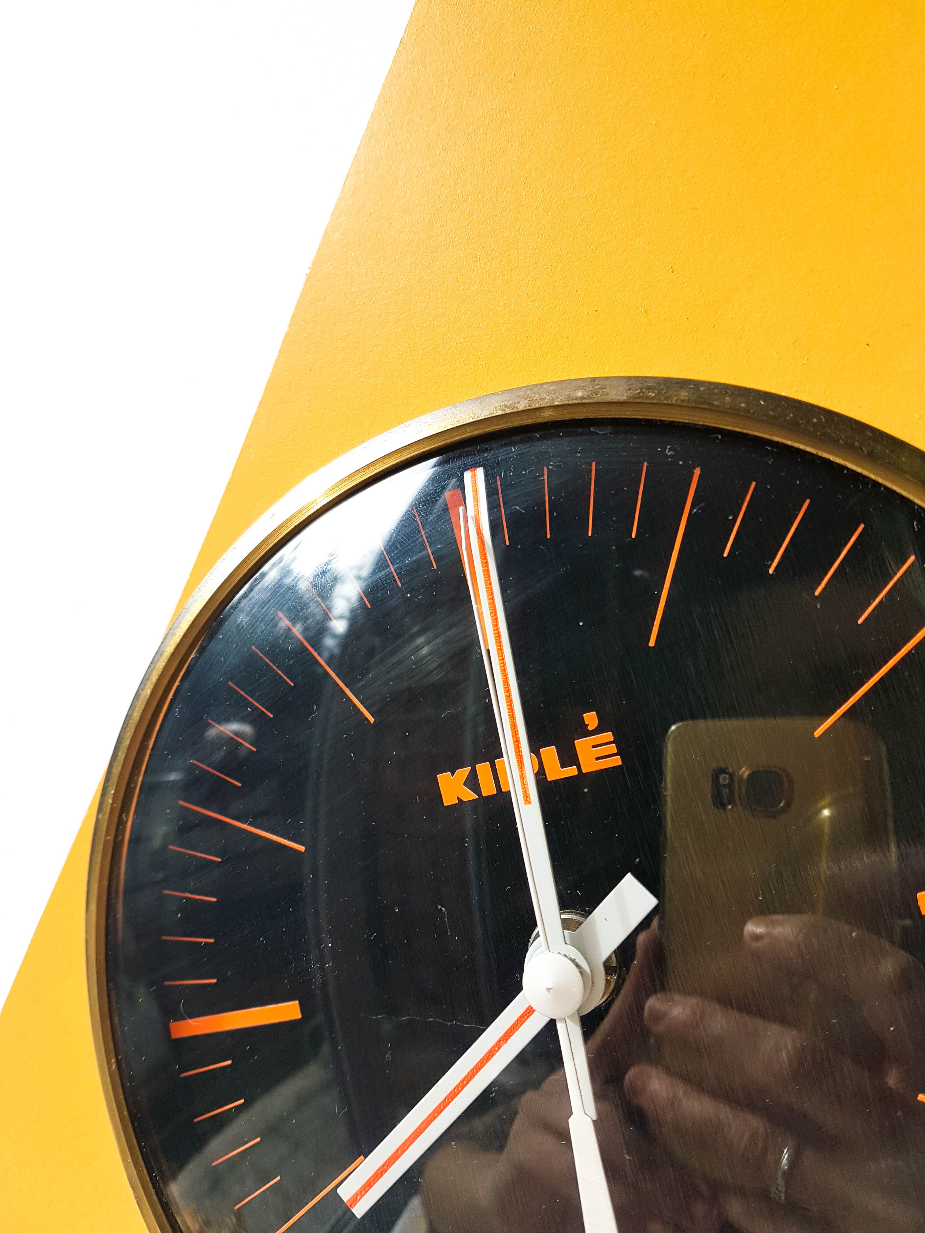 Yellow triangular KIPLE pendule in formica Years 7 Vintage clock Vintage pendule Made in France