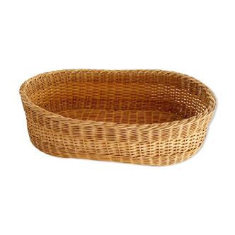 Vintage oval basket in natural wicker