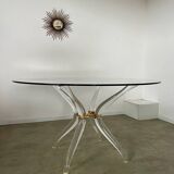 Venice model round dining table from Madelia by Paris Altuglas foot