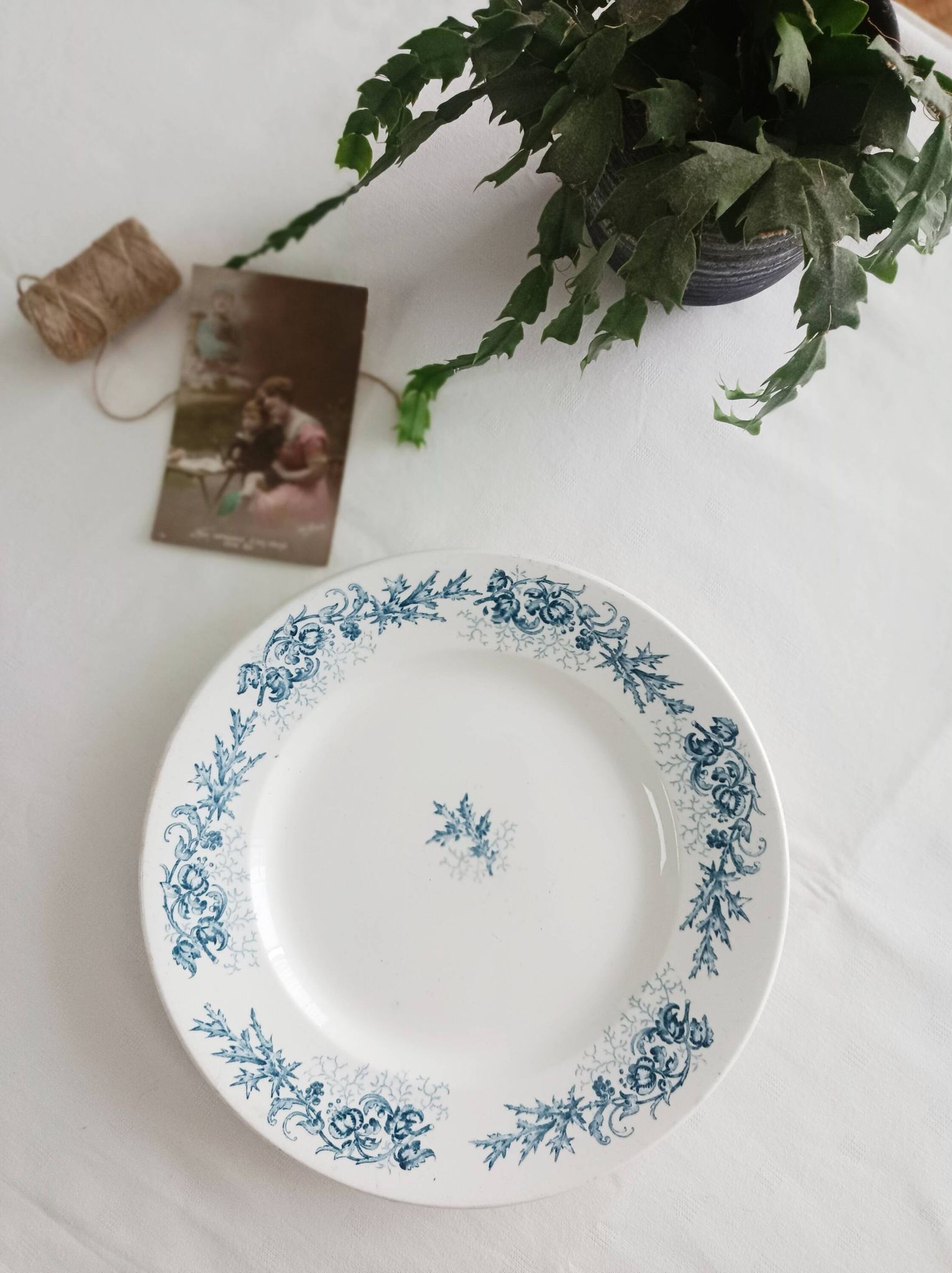 Plat rond terre de fer Longwy Cyrano