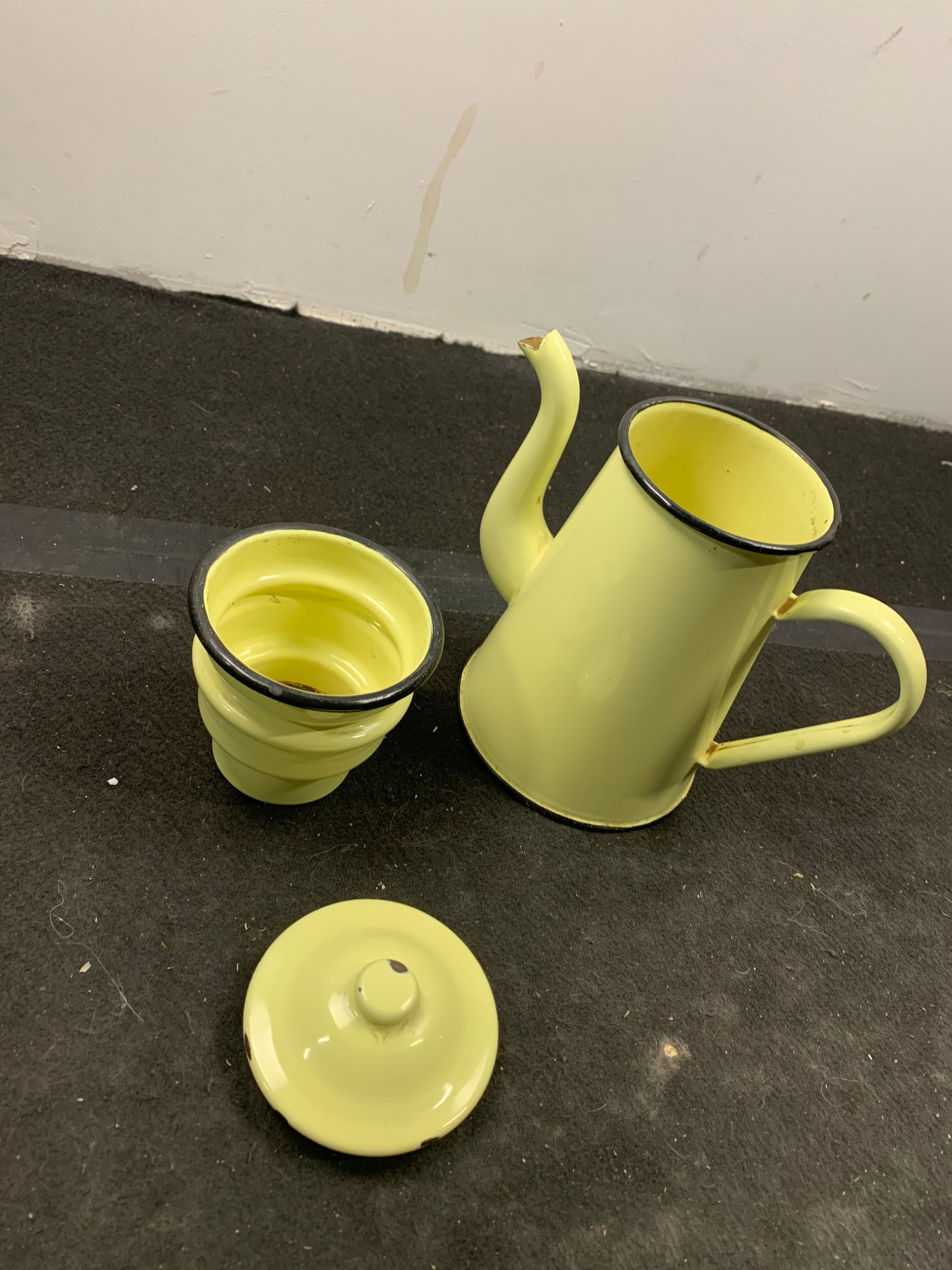 Cafetière émaillée