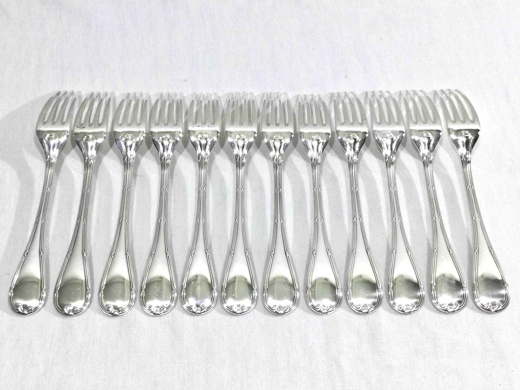 Christofle - Ménagère 61 pièces Rubans Croisés Métal Argenté
