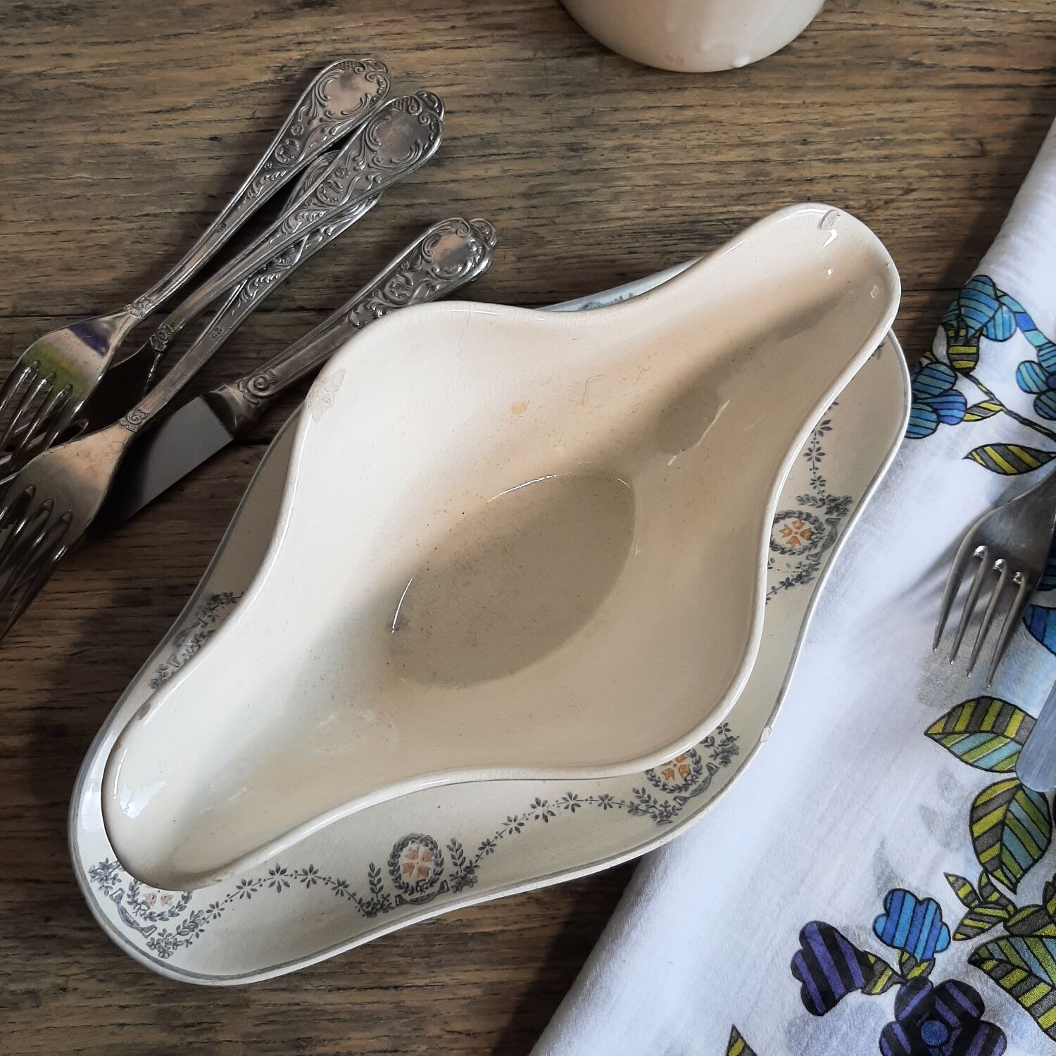 Old gravy boat Longwy Moselle