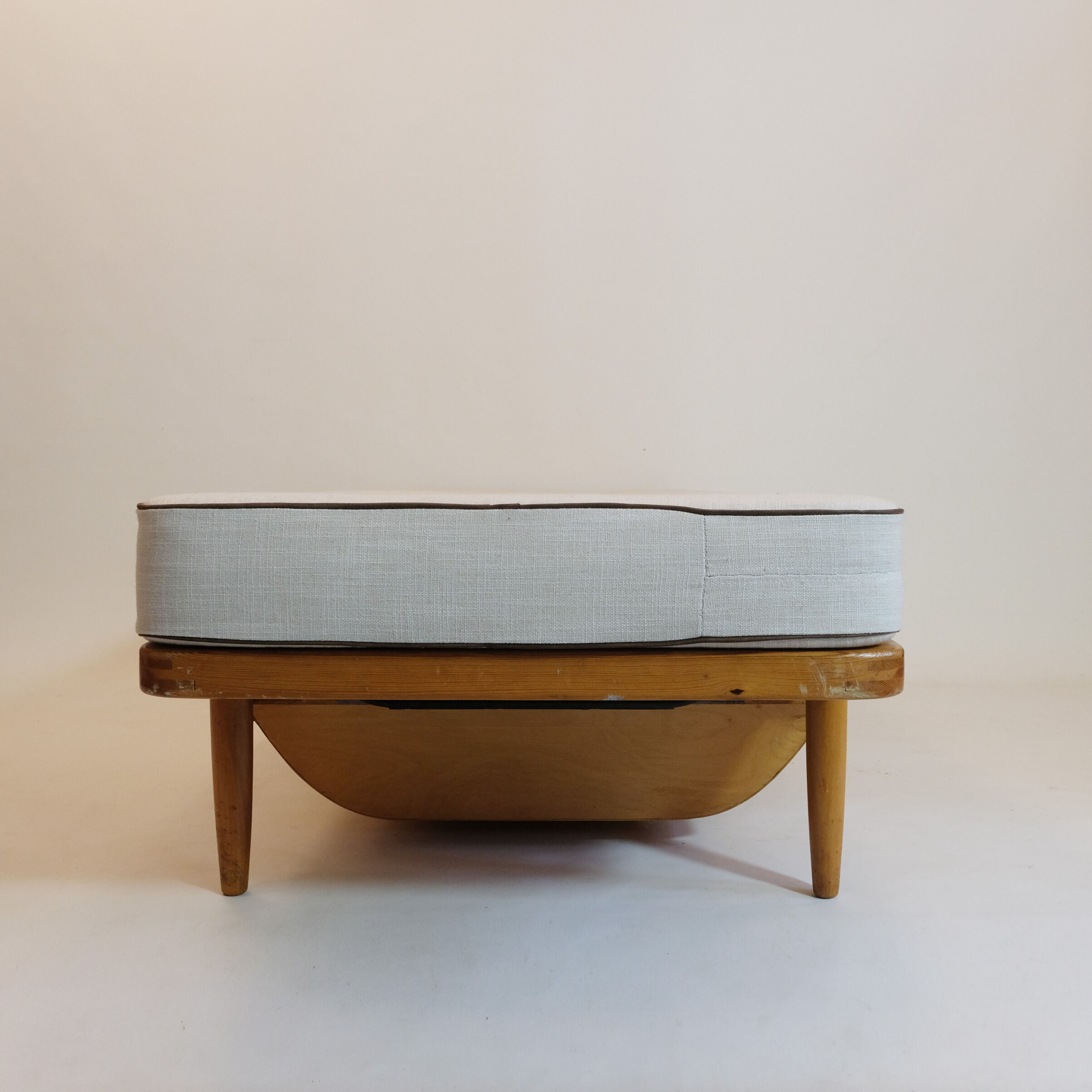 Pin bench bed, Danish work of the 50s-60s