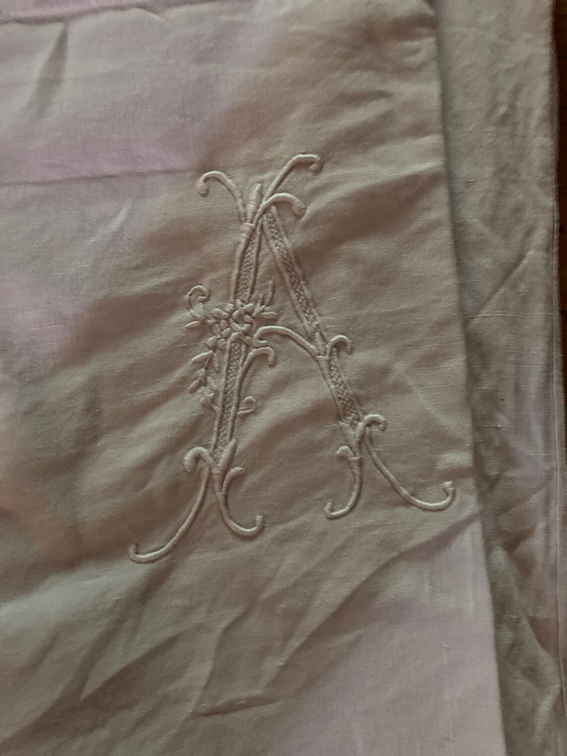 Linen sheet and white cotton