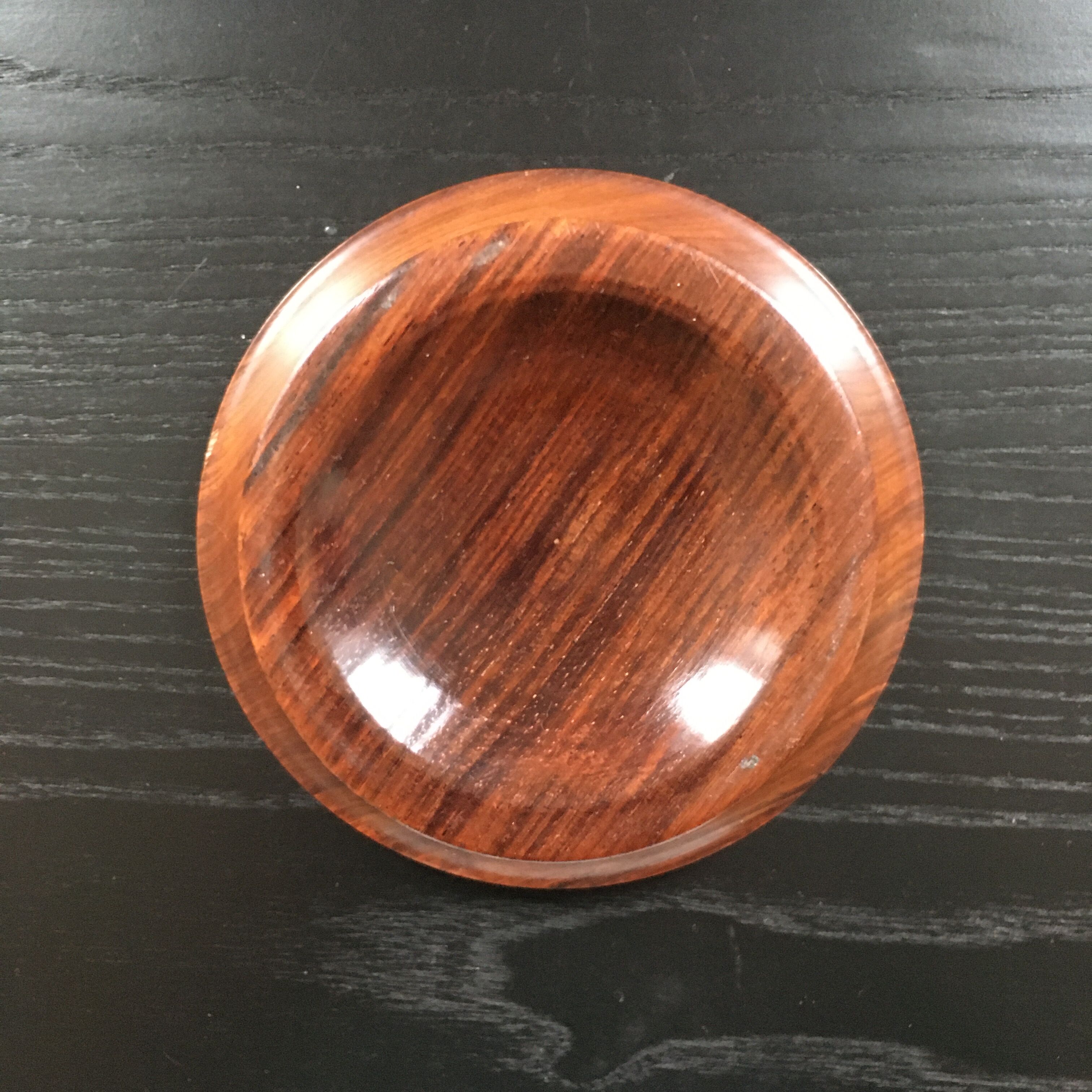 Wooden stand bowl