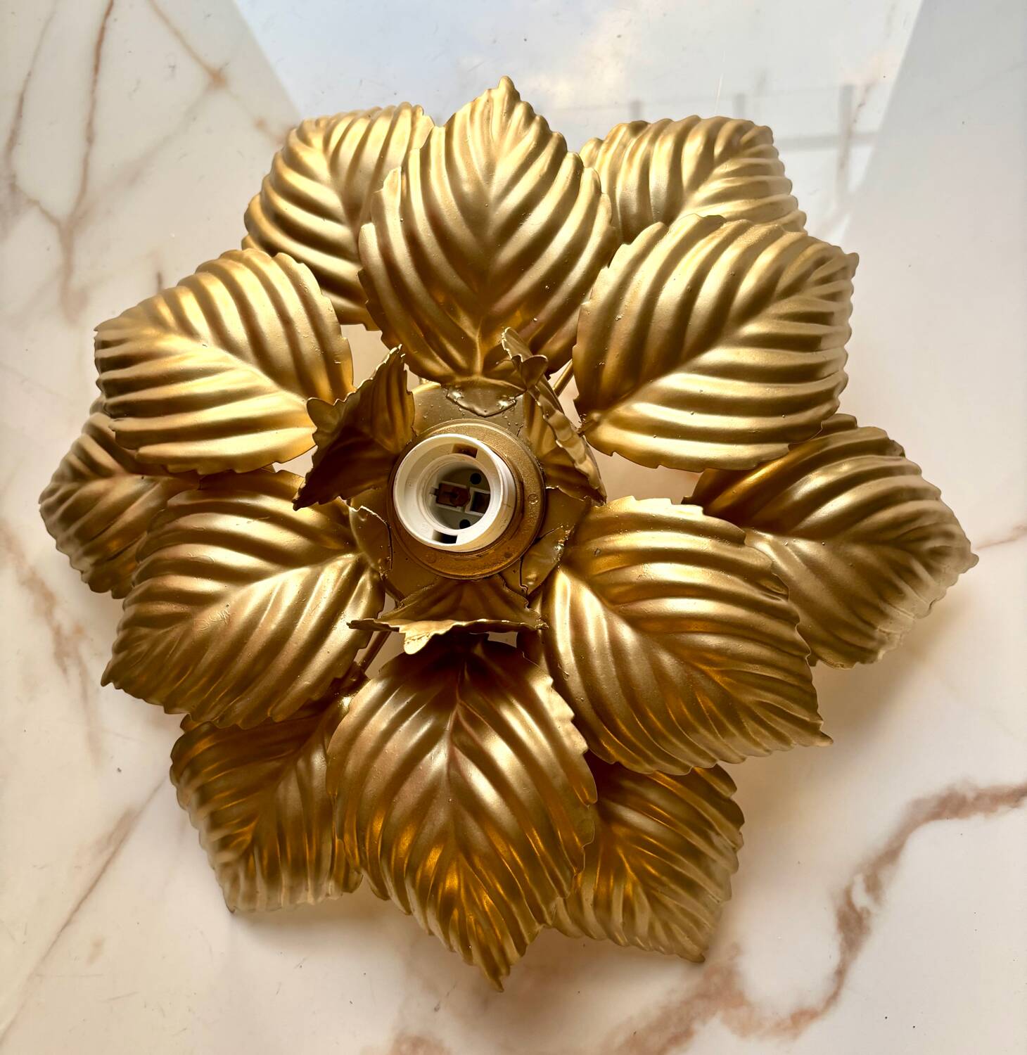 Paire d’appliques fleur dorées