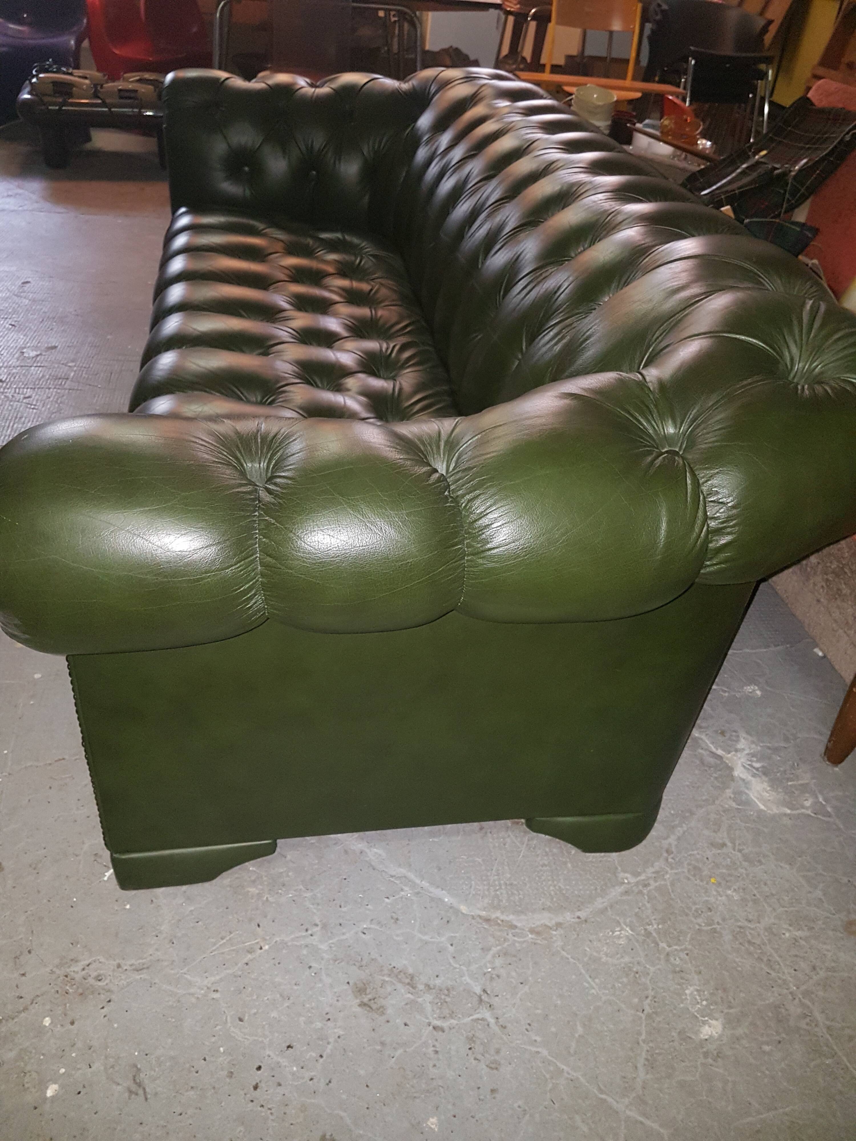 Chesterfield 3-seater dark green sofa