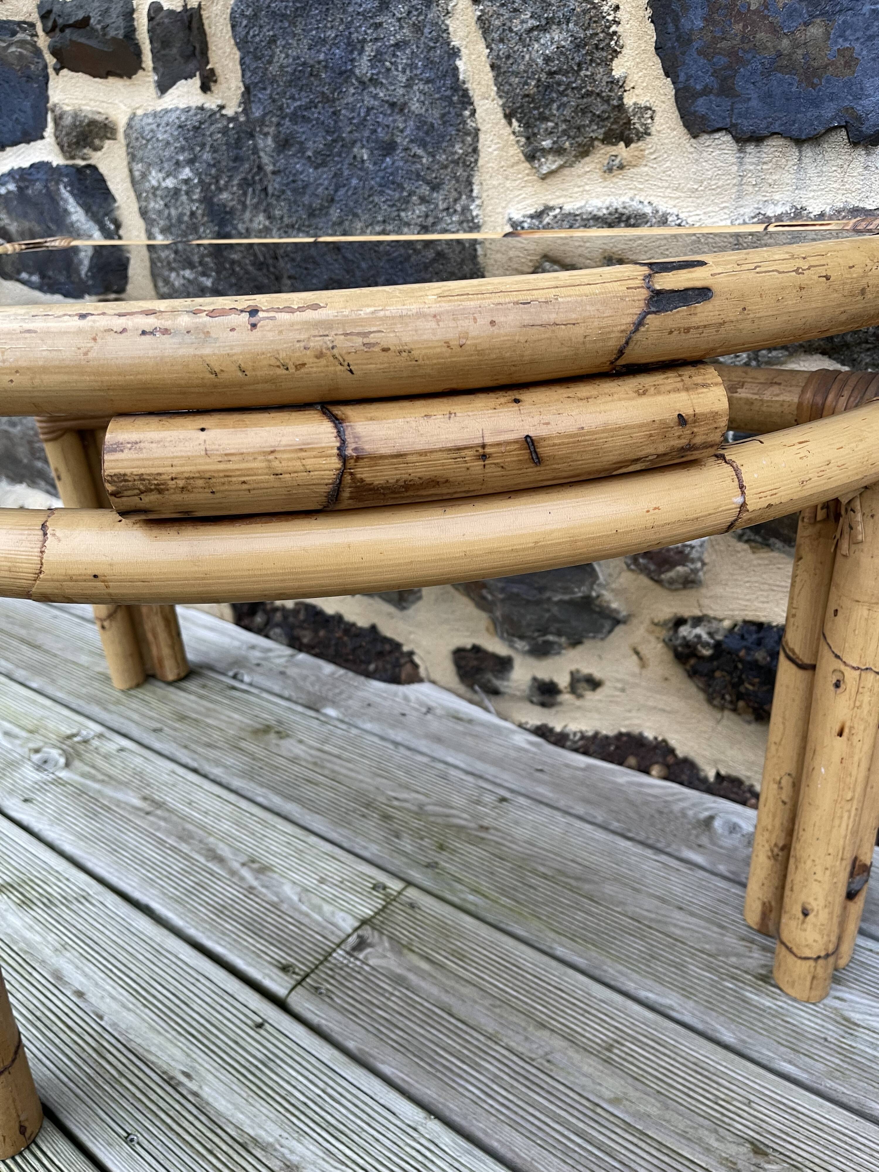 Console / coffee table in rattan and tempered glass.