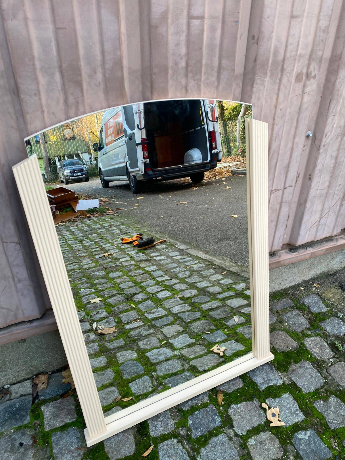 Vintage concave mirror with beige wooden frame 72x87cm