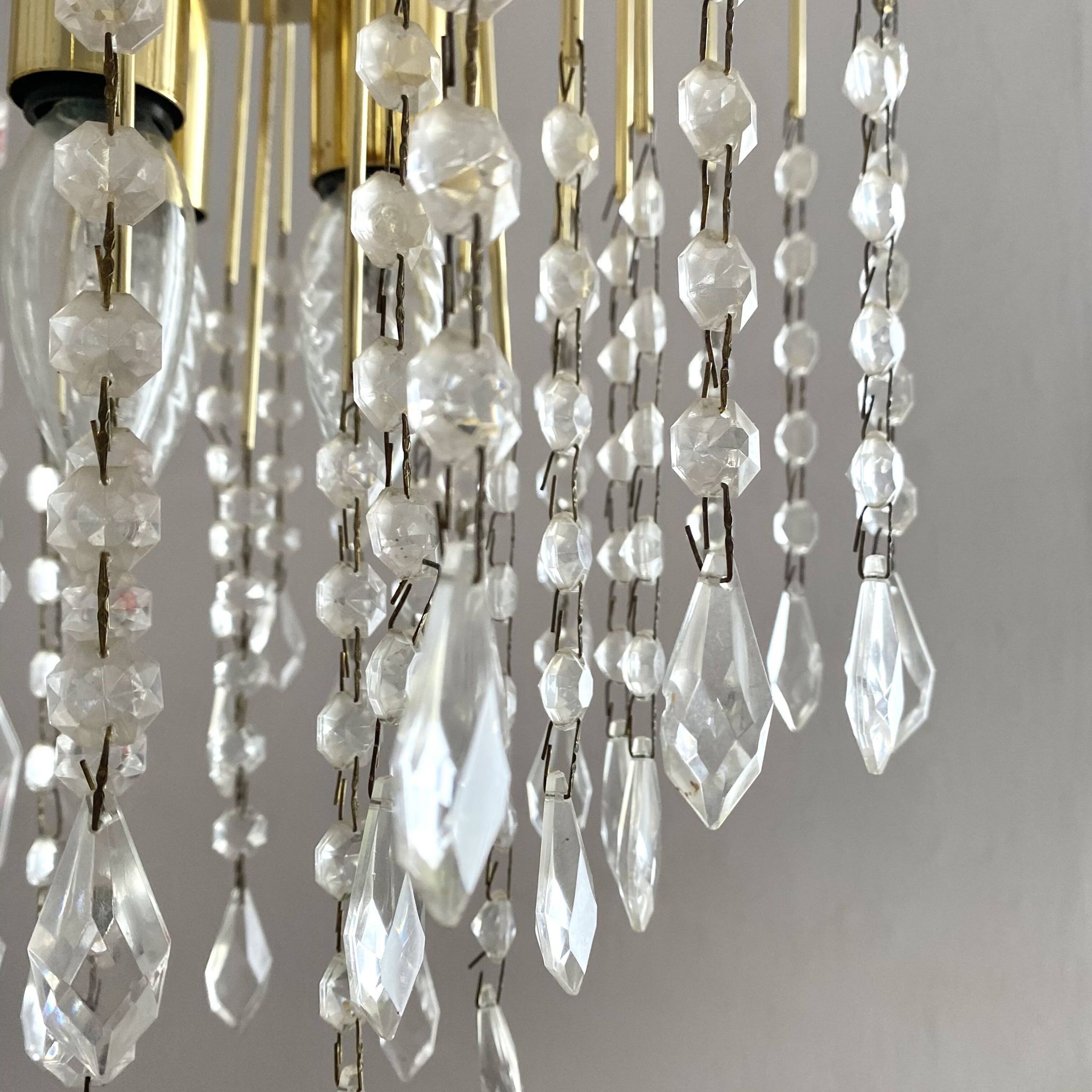 Vintage Italian cascade chandelier with pendants.