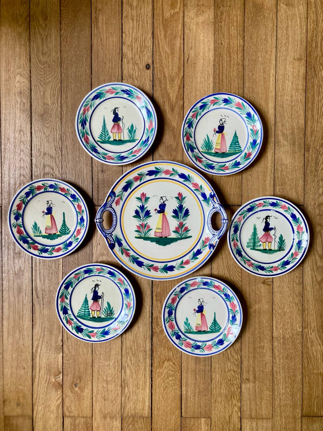 Henriot Quimper dessert service