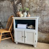 Small almond milk buffet