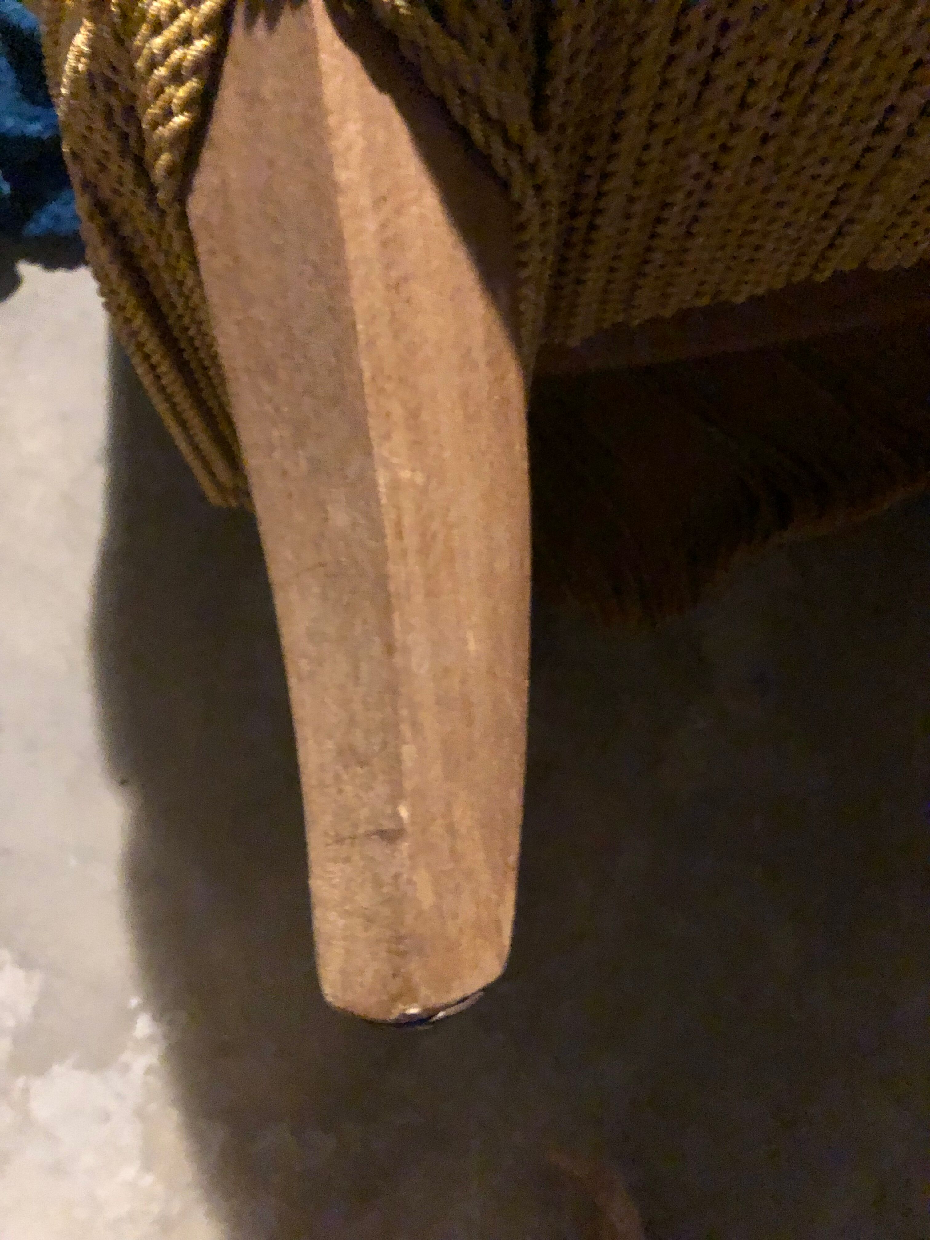 Fauteuil crapaud à franges vintage