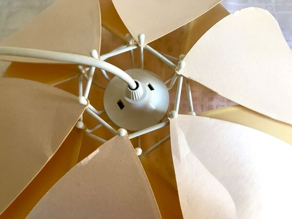 Suspension fleur pétales